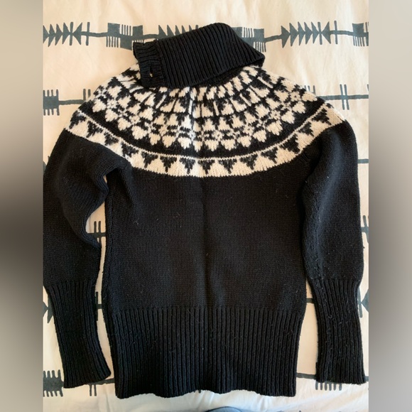 Fair isle Scandinavian style size small black and white knit sweater - Picture 6 of 8